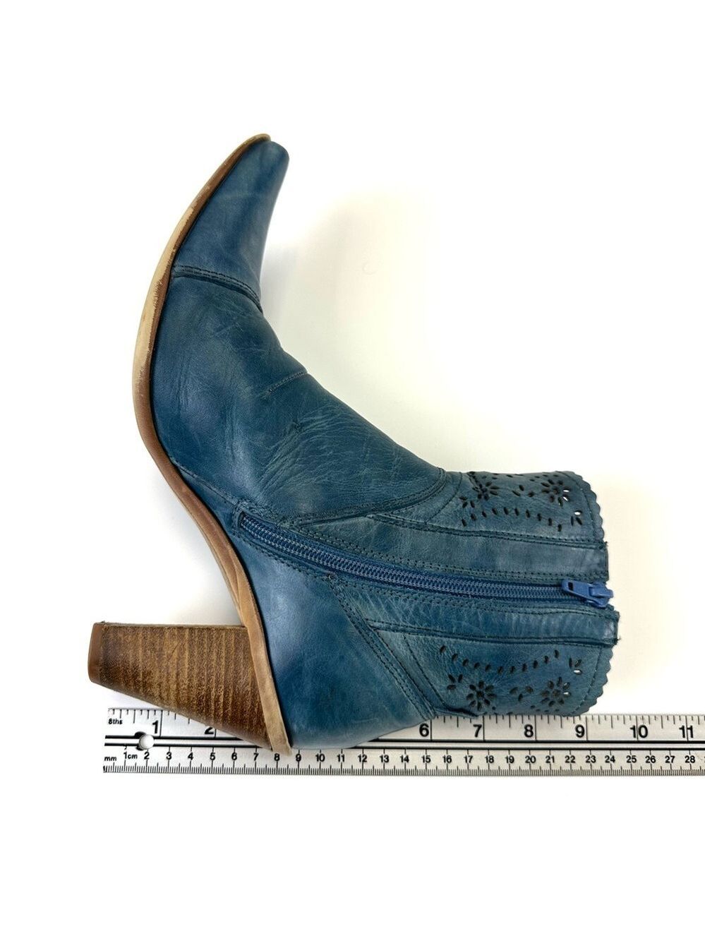 Spiral blue perforated western Boots Womens Sz 40 Leather ankle Coastal Cowgirl - Picture 6 of 14